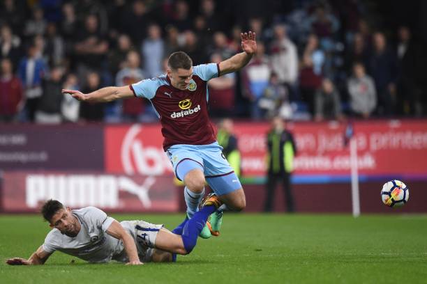 显示了他在 显示了他在