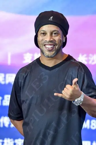 这背后究竟 这背后究竟